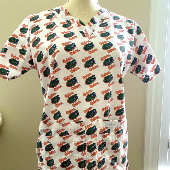Florida Gators 🐊 Landau Scrub Top- size XSM - Picture 1 of 4
